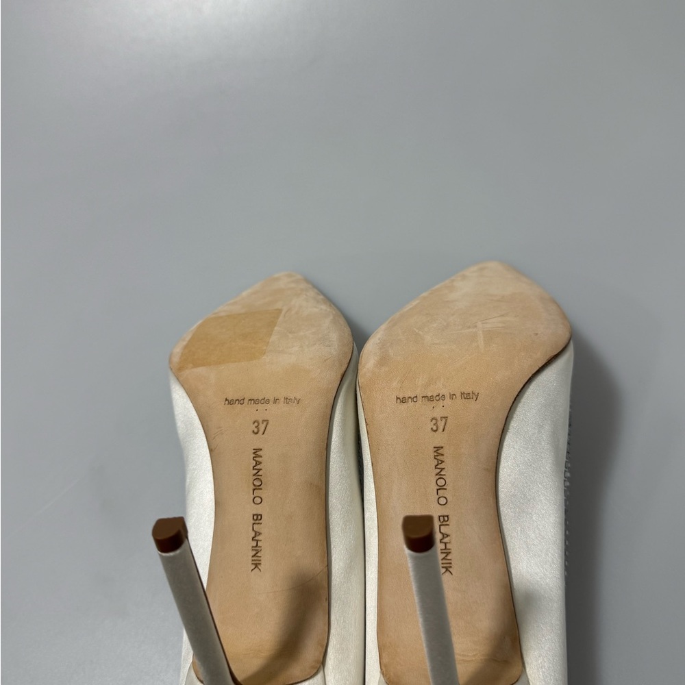 Manolo Blahnik White Pointed Toe Stiletto Pumps with Silver Trim - Picture 7 of 7